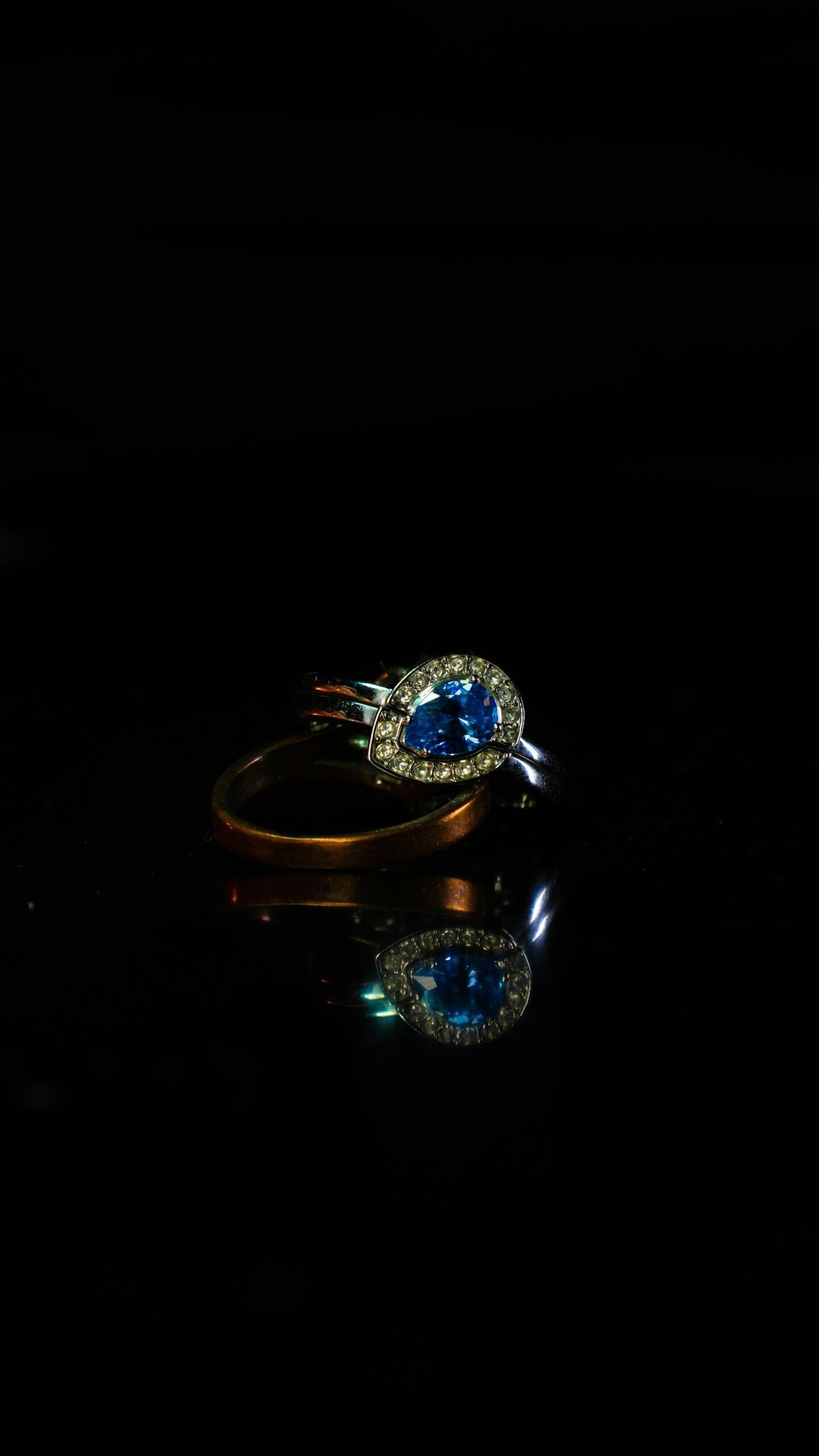 How to Choose the Perfect Gold Accessory